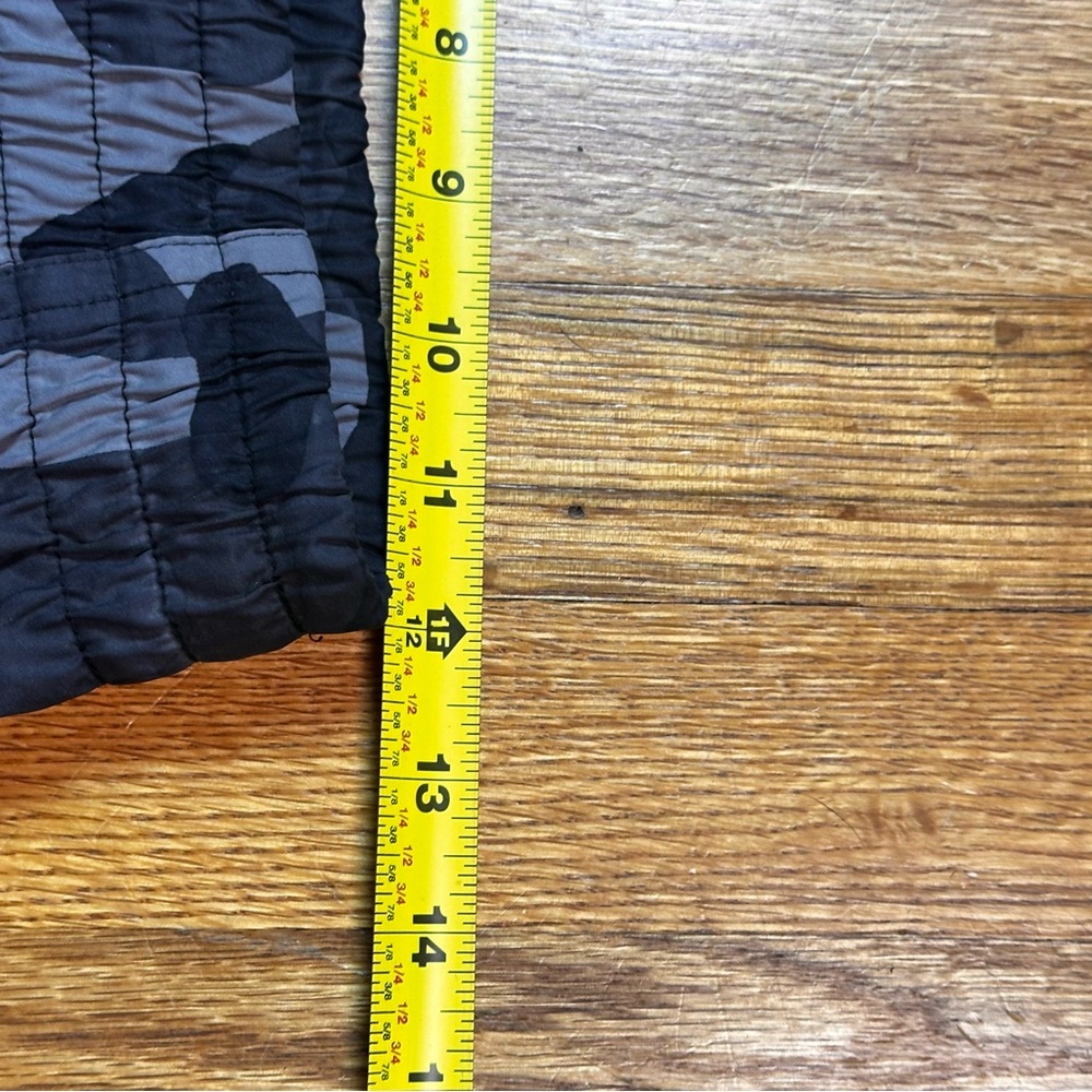 Athleta Black and Gray Athletic Shorts Racer Camouflage Running Yoga Gym Active - Picture 4 of 5